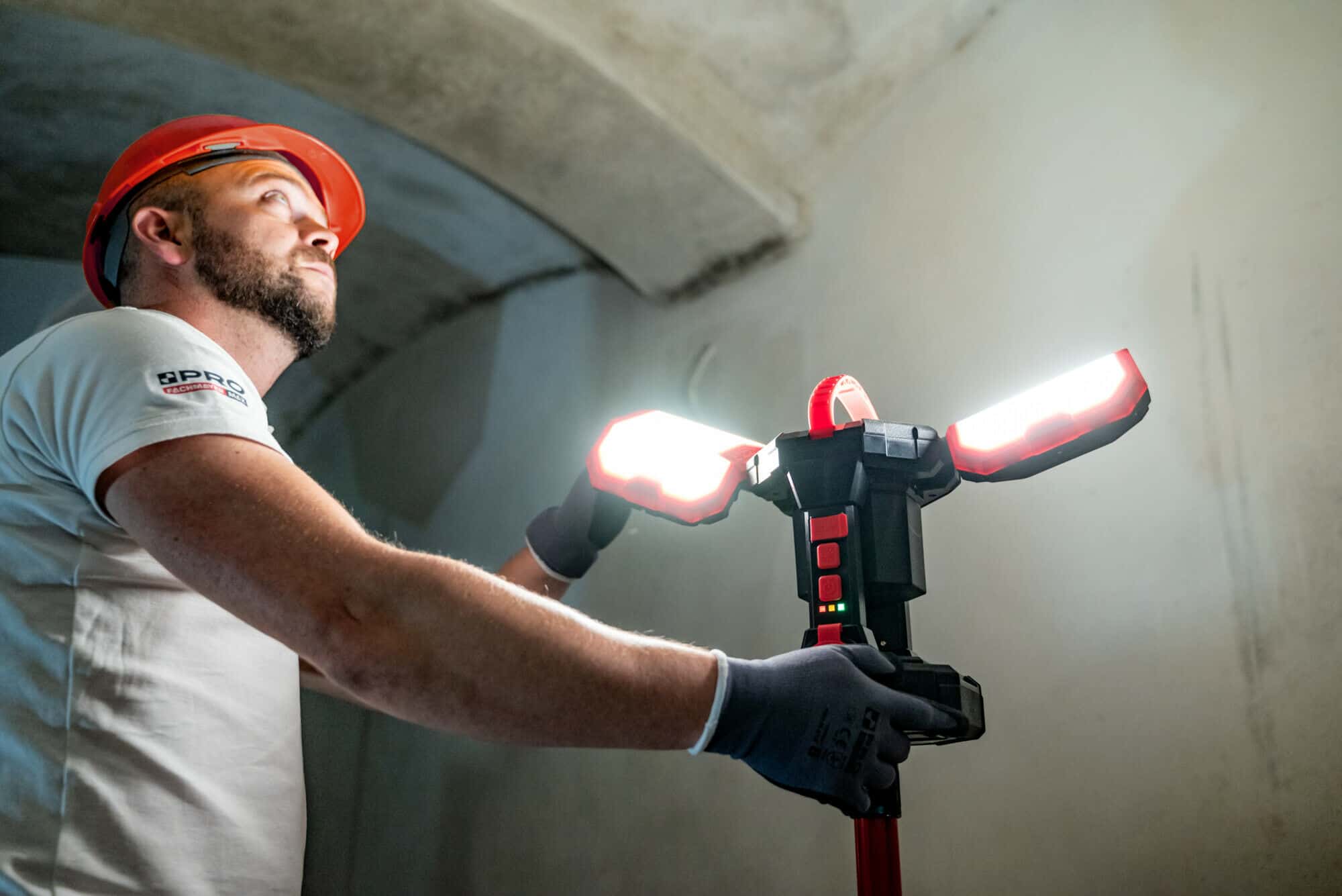 REFLEKTOR LED STREFOWY ROZKŁADANY AKUMULATOR LI-ION 5000LM - obrazek 6