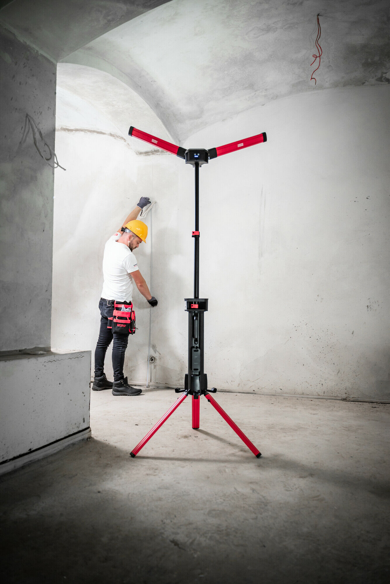 REFLEKTOR LED STOJĄCY Z POKROWCEM, SKŁADANY AKUMULATOR LI-ION 10000LM 2x50W - obrazek 9