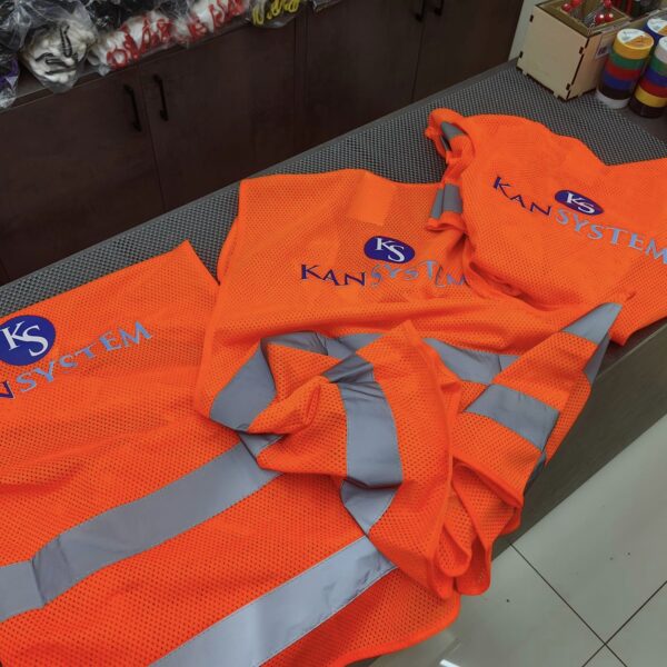 Kamizelki odblaskowe z nadrukiem