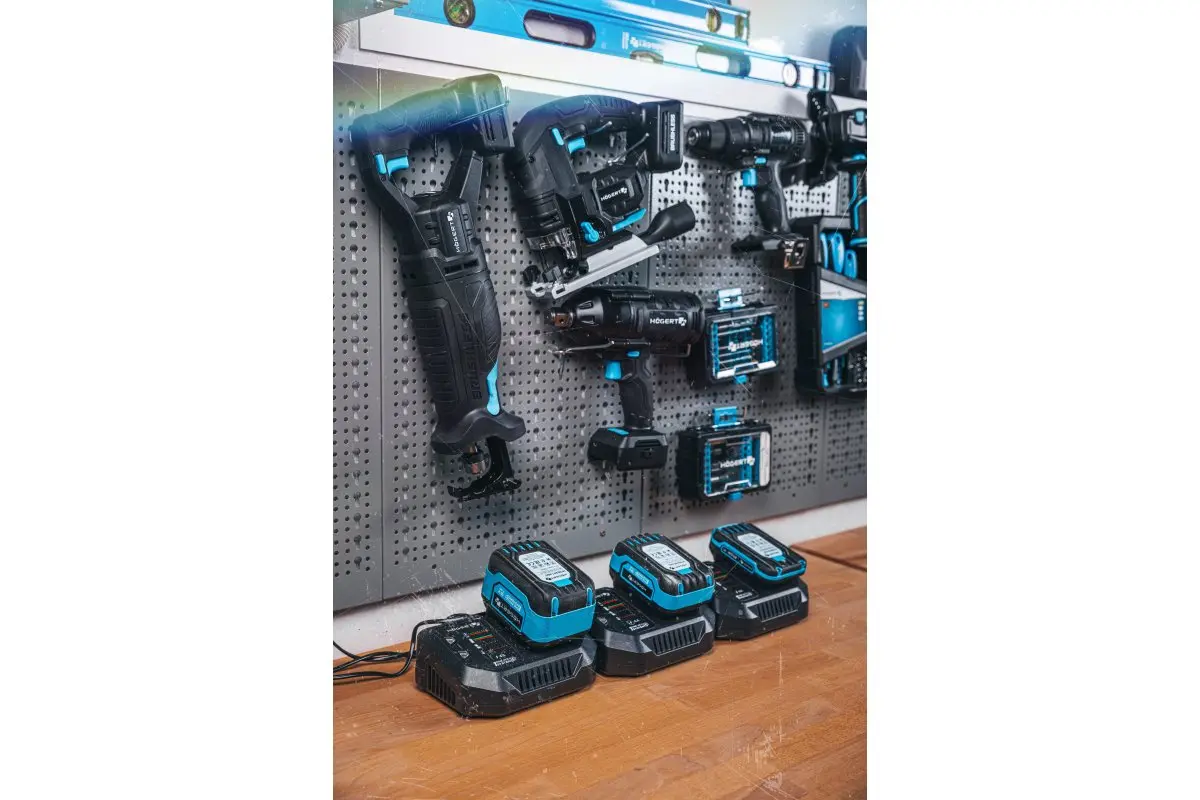 Ładowarka 4A 18V HT2E242-C40 Hogert - obrazek 8