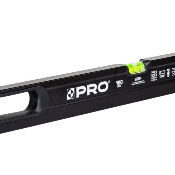 Poziomnica PRO800 malowana czarna  jednostronnie frezowana z uchwytami