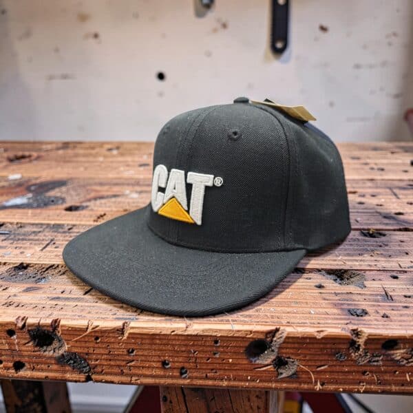 Czapka CAT Snapback Black – oryginalna czapka Caterpillar z prostym daszkiem i regulacją